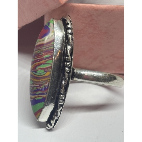 612 - A MARKED 925 SILVER RAINBOW CALISICA RING SIZE P IN A PRESENTATION BOX