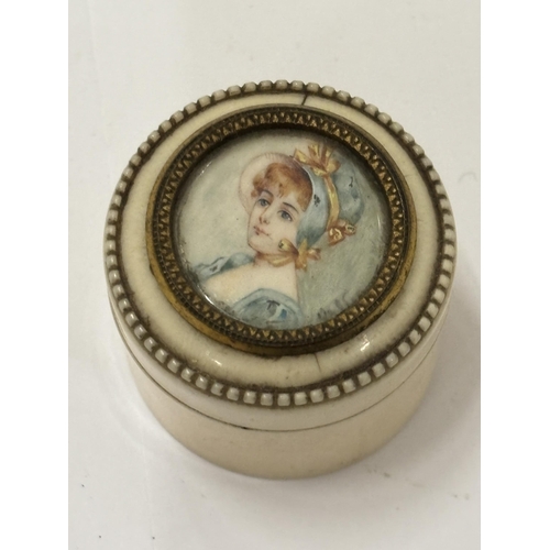 5 - AN 18TH/ 19TH CENTURY SMALL BONE BOX WITH TINY POWDER PUFF AND PORTRAIT MINIATURE TO THE LID, SIGNED... 