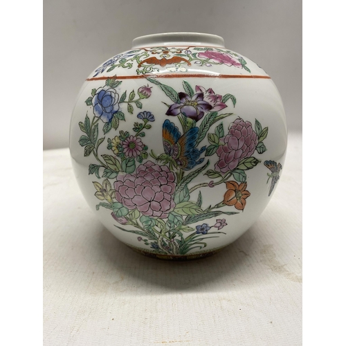 345 - A CHINESE FAMILLE ROSE PORCELAIN GINGER JAR DECORATED WITH BUTTERFLIES AMONGST FLOWERS AD FOILAGE - ... 