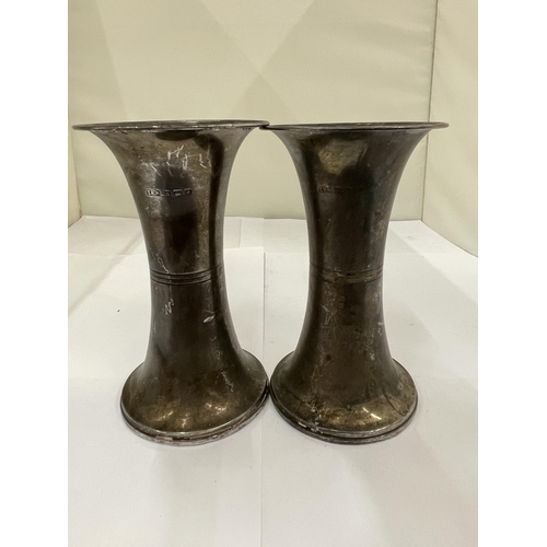 25 - A PAIR OF HALLMARKED BIRMINGHAM SILVER SPILL VASES, HEIGHT 12CM, TOTAL WEIGHT 240G