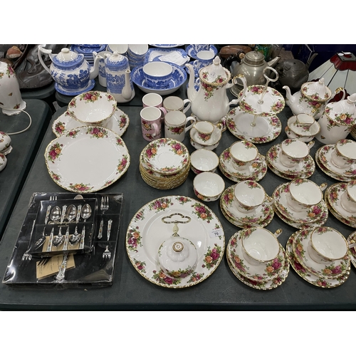 76 - A LARGE QUANTITY OF ROYAL ALBERT 'OLD COUNTRY ROSES' DINNER WARE TO INCLUDE VARIOUS SIZES OF PLATES,... 