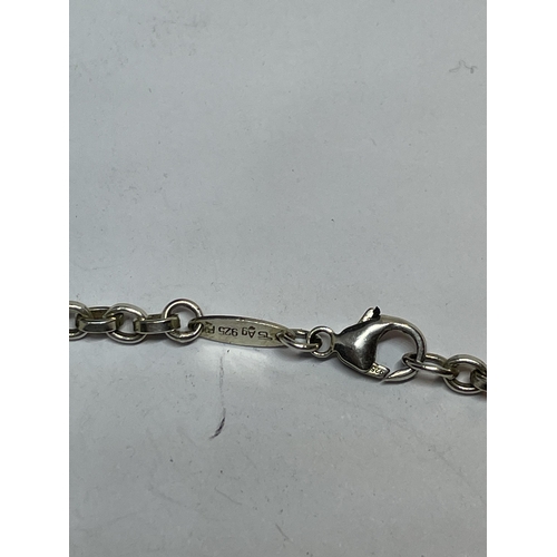 669 - A AMRKED SILVER BELCHER CHAIN NECKLACE IN A PRESNTATION BOX WITH POUCH