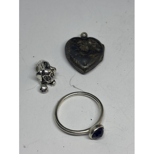 682 - VARIOUS SILVER ITEMS TO INCLUDE A LOCKET, BROOCH, EARRINGS, RING ETC