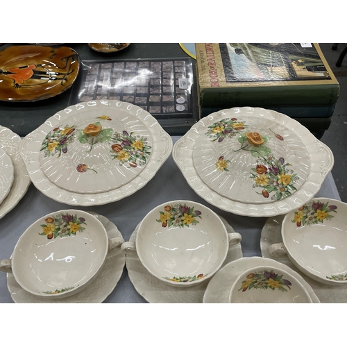 201 - A QUANTITY OF VINTAGE SIMPSONS 'SOLIAN WARE' DINNER WARE TO INCLUDE SERVING PLATTERS TUREENS, SOUP C... 