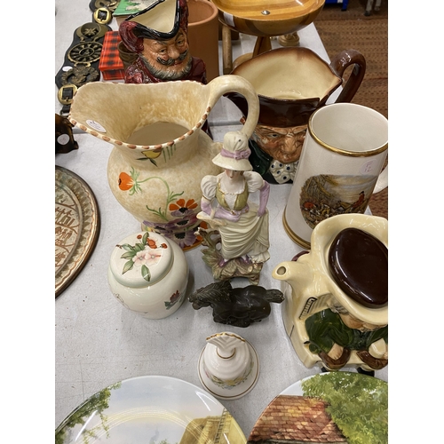 238 - A QUANTITY OF VINTAGE CERAMICS TO INCLUDE ROYAL DOULTON TOBY JUGS, MUSICAL TANKARD, CABINET PLATES, ... 