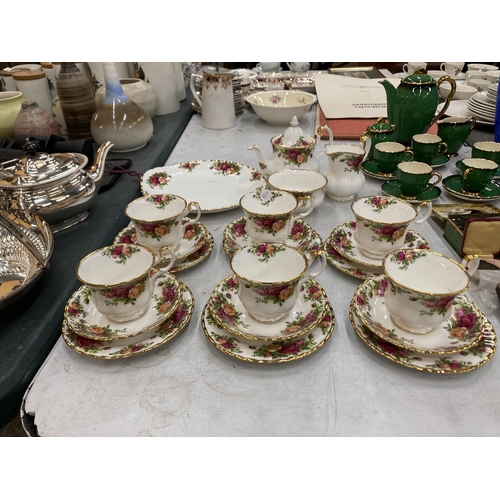 266 - A QUANTITY OF ROYAL ALBERT 'OLD COUNTRY ROSES' TEAWARE TO INCLUDE A SMALL TEAPOT, A CAKE PLATE, SUGA... 