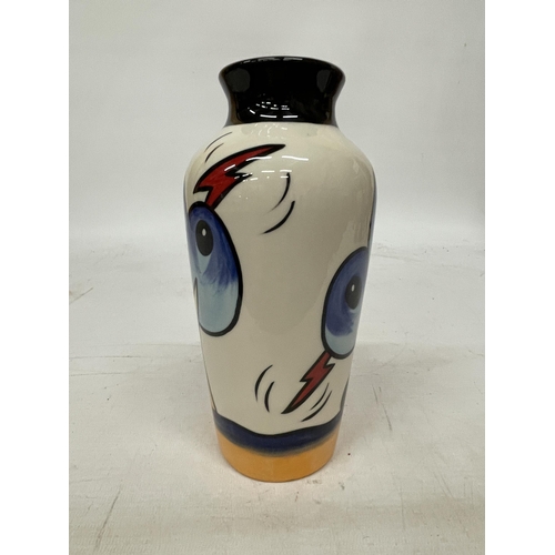 711 - A LORNA BAILEY VASE BURSLEY WAY - 20.5 CM