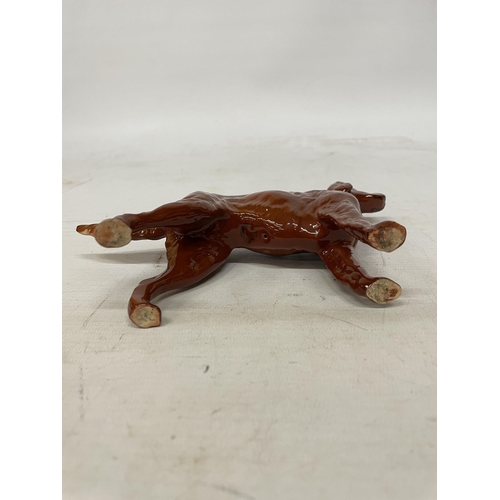 741 - A VINTAGE BESWICK GLAZED FIGURE OF AN IRISH SETTER