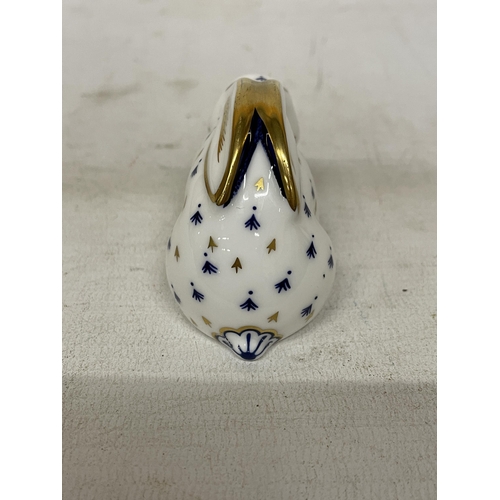 746 - A ROYAL CROWN DERBY RABBIT (FIRSTS)