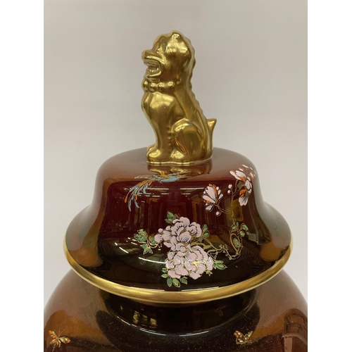 75 - A LARGE CARLTON WARE ROUGE ROYALE LIDDED TEMPLE JAR WITH FOO DOG FINIAL, HEIGHT 48CM