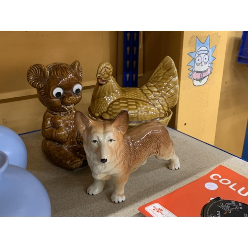 299 - A COOPERCRAFT CORGI DOG, VINTAGE CROCKPOT AND BEAR MONEY BOX