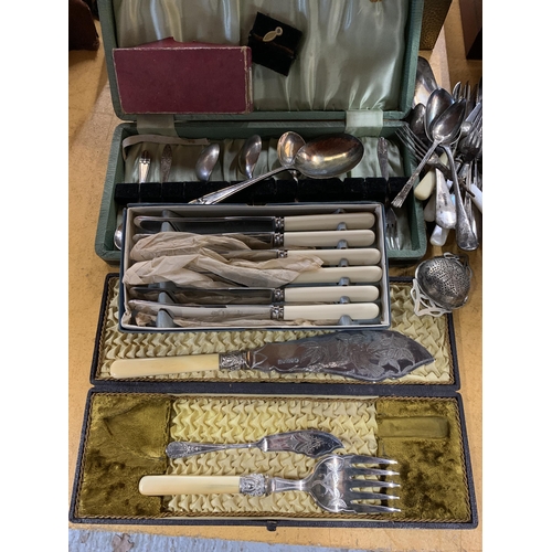 477 - A LARGE QUANTITY OF VINTAGE FLATWARE SOME BOXED AND A LARGE BRASS BOX