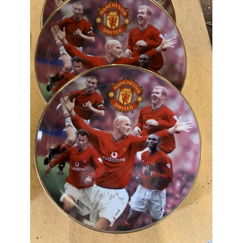 485 - TWELVE MANCHESTER UNITED PREMIERSHIP KINGS PLATES