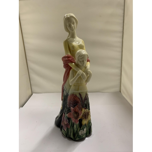 497 - AN OLD TUPTON WARE FIGURE OF A LADY AND GIRL, HEIGHT 28CM