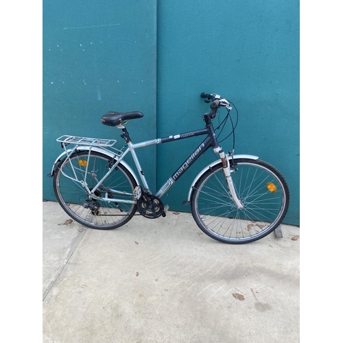 1942 - A GENTS MAGELLAN BIKE WITH 21 SPEED GEAR SYSTEM