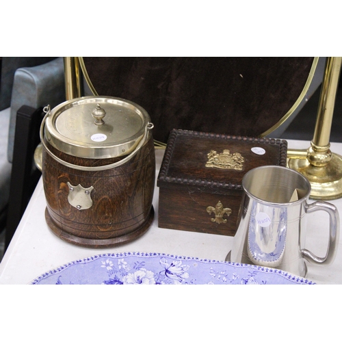 1001 - A MIXED LOT TO INCLUDE A BRASS FRAMED MIRROR, WOODEN BISCUIT BARREL AND BOX WITH MANCHESTER EMBLEM T... 