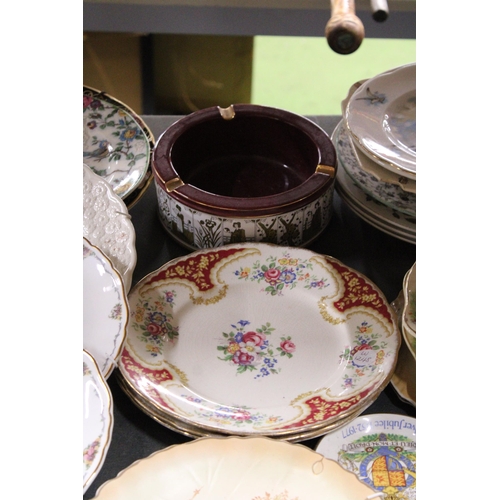 838 - A QUANTITY OF VINTAGE PLATES, ETC