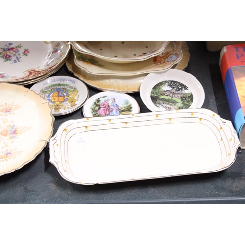 838 - A QUANTITY OF VINTAGE PLATES, ETC