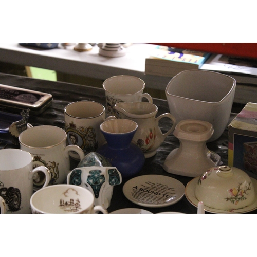 848 - A QUANTITY OF CERAMICS TO INCLUDE W H GRINDLEY CUPS, SAUCERS AND PLATES, THIMBLES, COMMEMORATIVE CUP... 