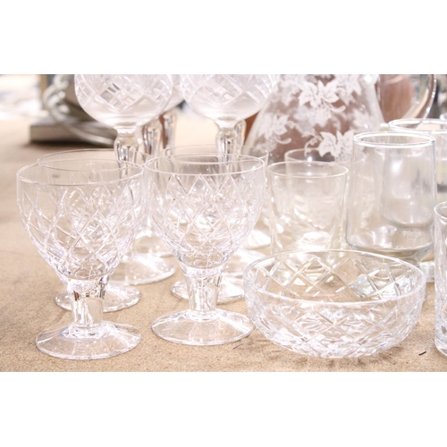 856 - A QUANTITY OF GLASSWARE TO INCLUDE A WATER JUG, DESSERT BOWLS, WINE GLASSES, TUMBLERS, ETC