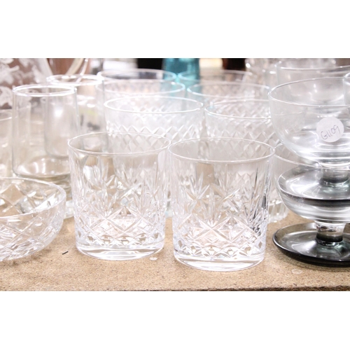 856 - A QUANTITY OF GLASSWARE TO INCLUDE A WATER JUG, DESSERT BOWLS, WINE GLASSES, TUMBLERS, ETC