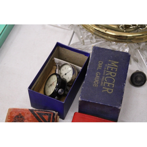 865 - A QUANTITY OF ITEMS TO INCLUDE A VINTAGE POST OFFICE SAVINGS BANK MONEY BOX, MERCER DIAL GAUGES, A C... 