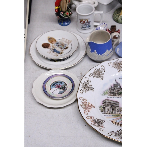 878 - A QUANTITY OF CERAMIC ITEMS TO INCLUDE WEDGWOOD JASPER WARE, FIGURES, ETC