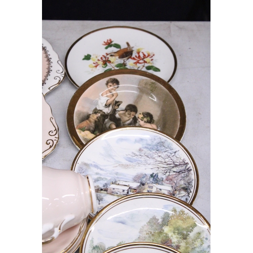 884 - A QUANTITY OF VINTAGE TEA CUPS, SAUCERS AND PLATES PLUS SIX SMALL CABINET PLATES