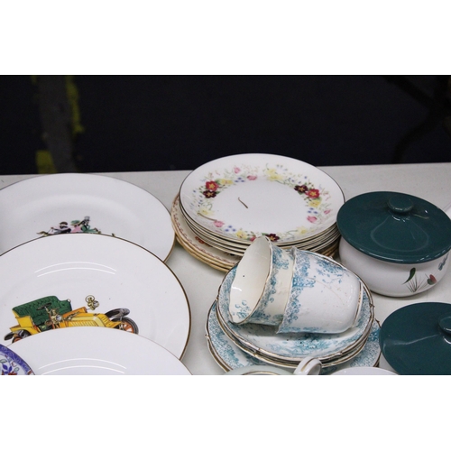 887 - A QUANTITY OF VINTAGE PLATES, CUPS AND SAUCERS