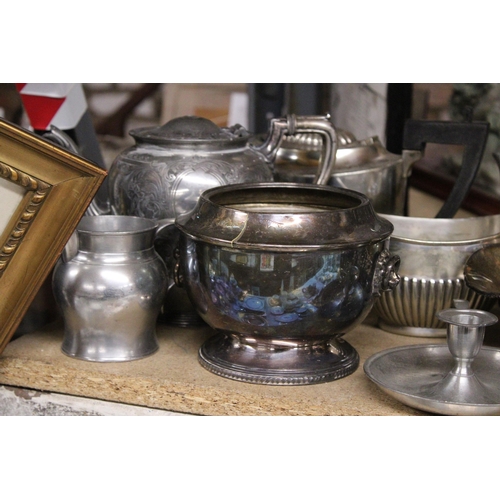 893 - A QUANTITY OF SILVER PLATED ITEMS TO INCLUDE TEAPOTS, JUGS, BOWLS, ETC