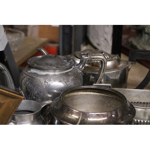 893 - A QUANTITY OF SILVER PLATED ITEMS TO INCLUDE TEAPOTS, JUGS, BOWLS, ETC