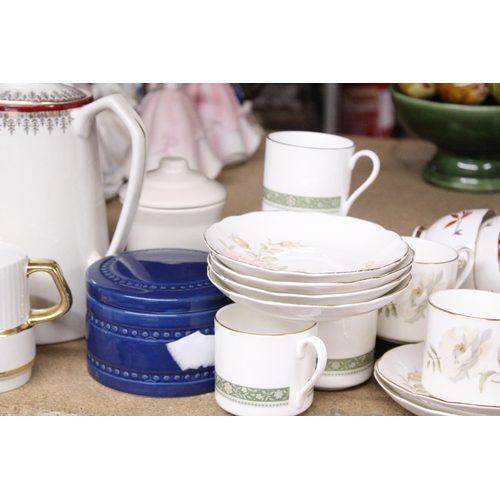 896 - A QUANTITY OF TEAWARE TO INCLUDE ROYAL DOULTON 'YORKSHIRE ROSE' CUPS AND SAUCERS, TEAPOTS, JUGS, ETC