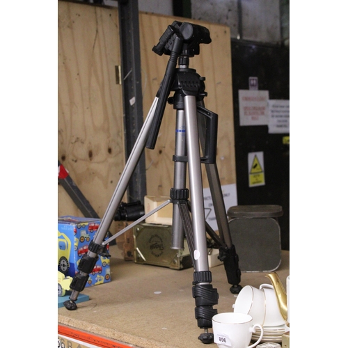 897 - A CAMERA TRIPOD STAND