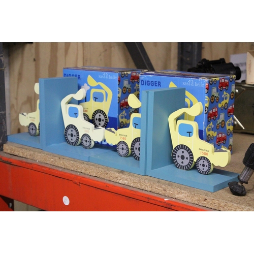 898 - TWO BOXED SETS OF 'SASS & BELLE' DIGGER BOOK-ENDS