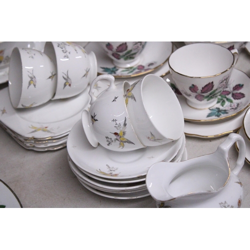 910 - A QUANTITY OF TEA WARE TO INCLUDE TUSCAN CHINA AND ROYAL VALE, CAKE PLATES, CUPS, SAUCERS, SIDE PLAT... 