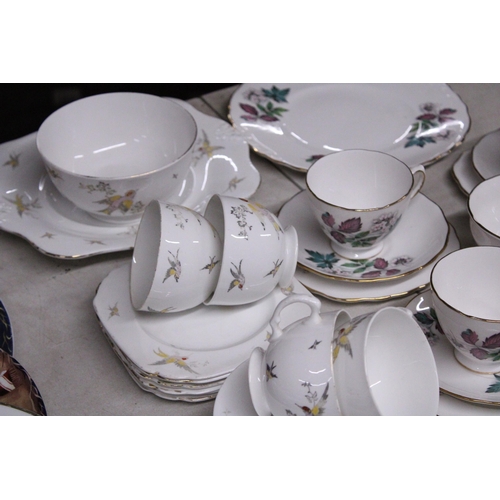 910 - A QUANTITY OF TEA WARE TO INCLUDE TUSCAN CHINA AND ROYAL VALE, CAKE PLATES, CUPS, SAUCERS, SIDE PLAT... 