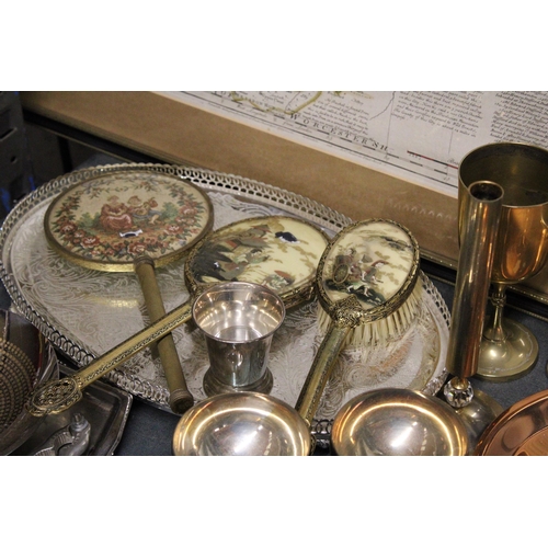 971 - A MIXED LOT TO INCLUDE A DRESSING TABLE BRUSH AND MIRROR SET, XOPPER PLATES, NAPKIN RINGS, TRAYS, BO... 