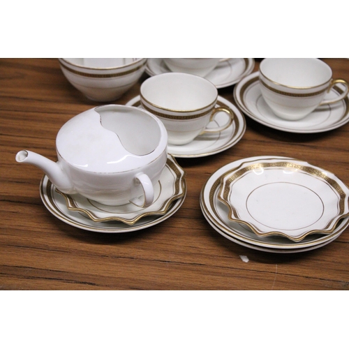 982 - A SALISBURY TEASET TO INCLUDE A CAKE PLATE, CREAM JUG, SUGAR BOWL, CUOS, SAUCERS AND SIDE PLATES, PL... 