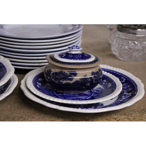 992 - A COLLECTION OF BLUE AND WHITE CERAMICS TO INCLUDE WILLOW PATTERN PLATES, BOWLS, ETC PLUS 'ALEXANDRA... 