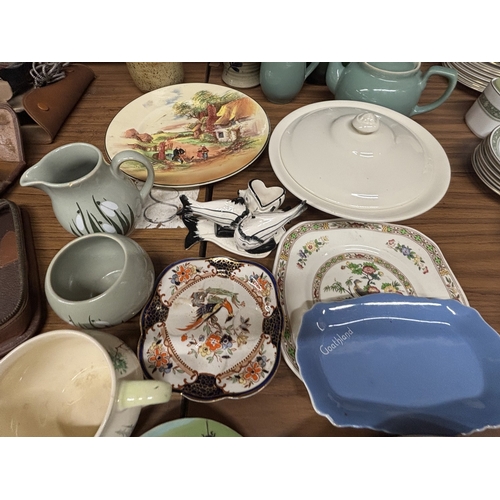 1035 - A MIXED LOT TO INCLUDE DENBY, STUDIO POTTERY, POOLE POTTERY, ROYAL DOULTO PLATE, ETC.,