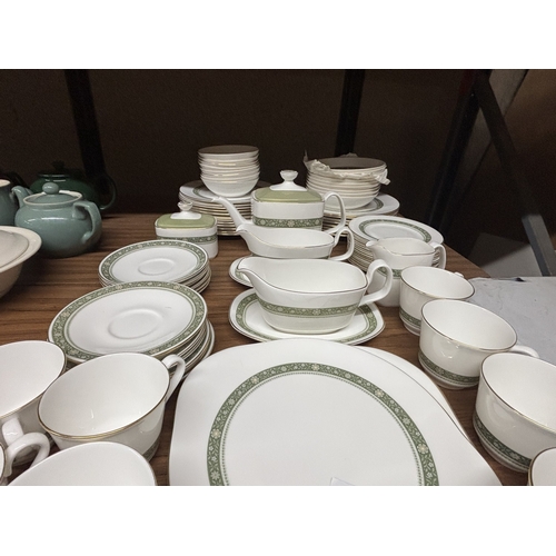 1036 - A LARGE QUANTITY OF ROYAL DOULTON RONDELAY TO INCLUDE A TEAPOT, DINNER PLATES, CUPS AND SAUCERS, SID... 