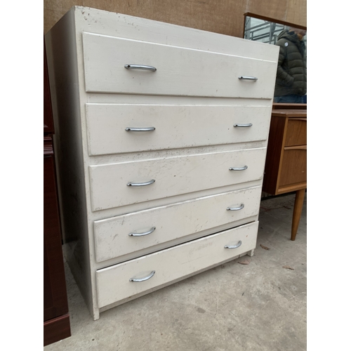 3038 - A MID 20TH CENTURY WHITE CHEST OF THREE DRAWERS 30