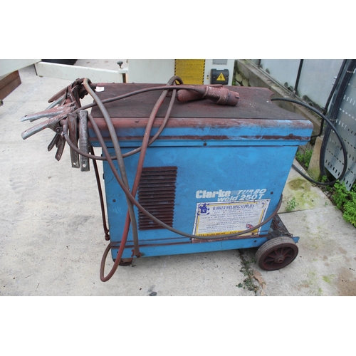 101 - A CLARKE WELD TURBO 250T MIG WELDER WITH TROLLEY BASE NO VAT