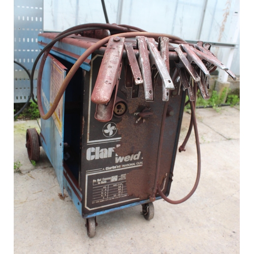 101 - A CLARKE WELD TURBO 250T MIG WELDER WITH TROLLEY BASE NO VAT