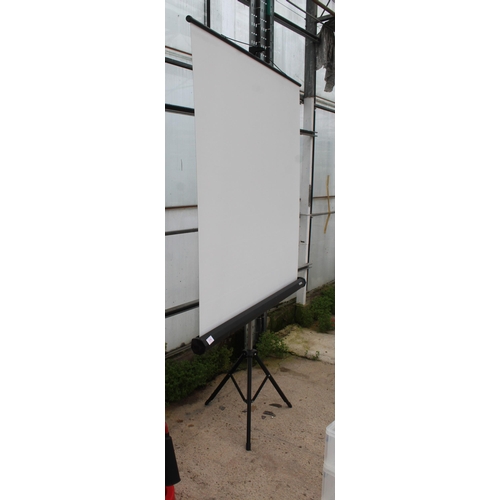 375 - PROJECTOR SCREEN  + VAT