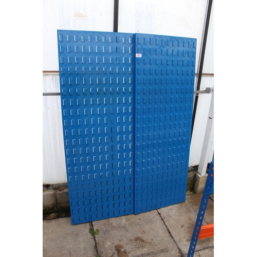 424 - 2 SHELVES FOR CONTAINERS  + VAT