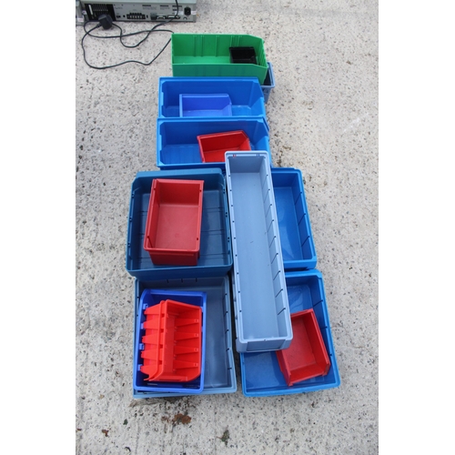 427 - 17 CONTAINER TRAYS  + VAT