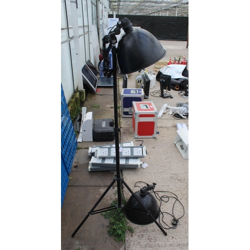 430 - SPOTLIGHT WITH SPARE HEAD  + VAT