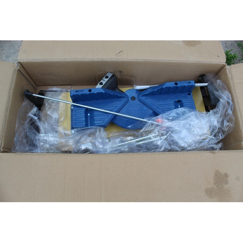 60 - CLARKE 60 MM COMPOUND MITRE SAW BOXED  NO VAT