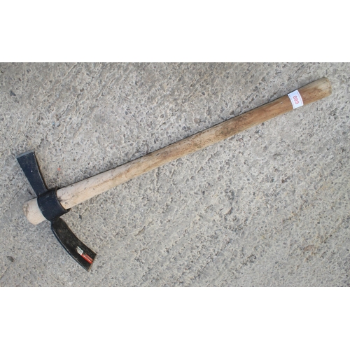 680 - PICK AXE  + VAT